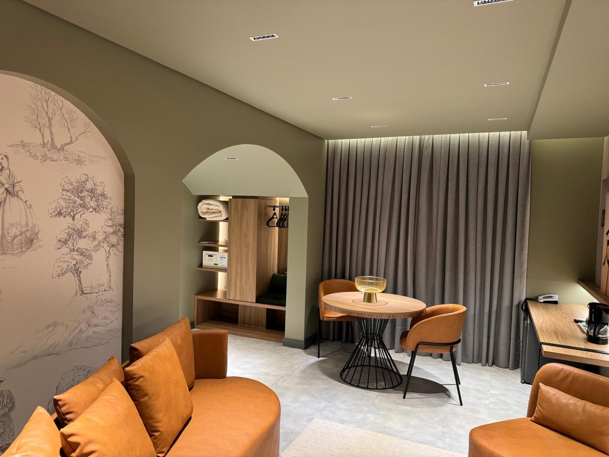 Mogano Premium Hotel - Eletroposto Chapeco Exterior photo