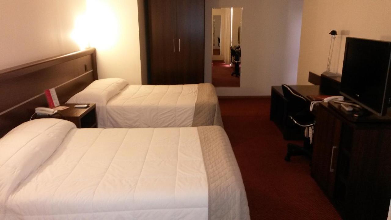 Mogano Premium Hotel - Eletroposto Chapeco Exterior photo